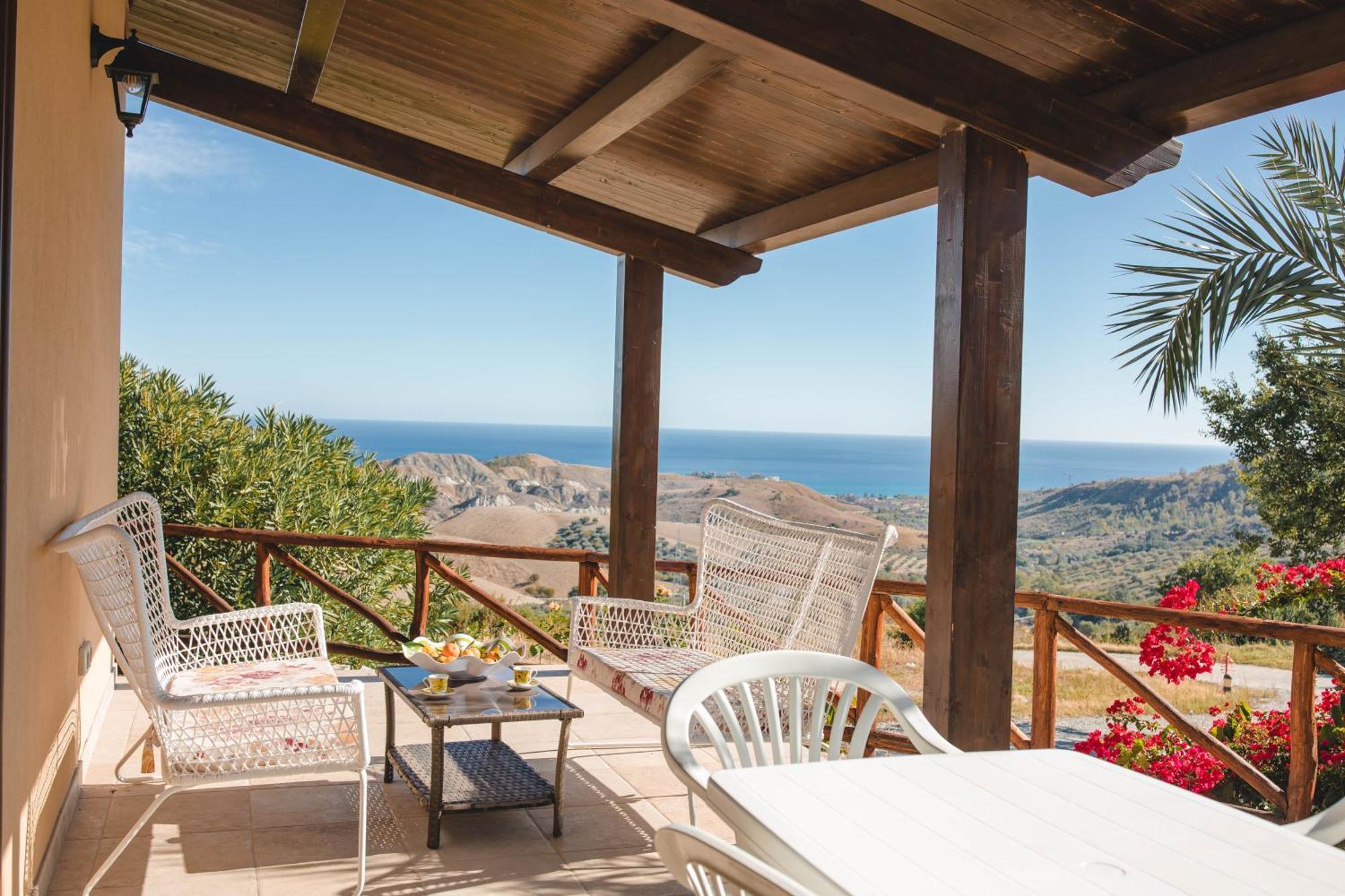 Calami - Villa Romeo - Private Apartments With Pool, Seaview & Olive Grove Santa Caterina Dello Ionio Marina المظهر الخارجي الصورة
