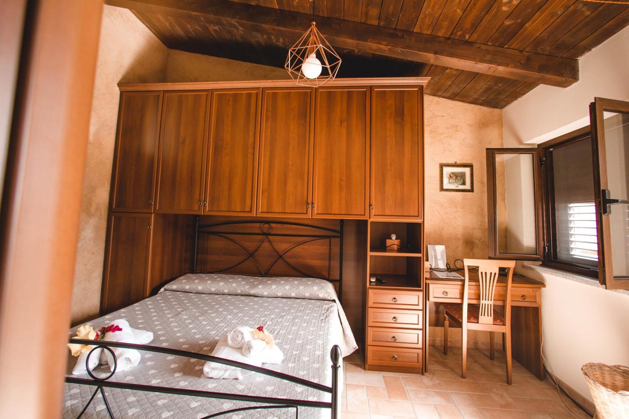 Calami - Villa Romeo - Private Apartments With Pool, Seaview & Olive Grove Santa Caterina Dello Ionio Marina المظهر الخارجي الصورة